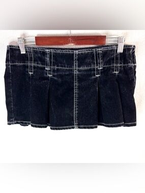 Madden Girl M Whimseygoth Flocked Crushed Rough Velvet Pleated Micro Mini Skort